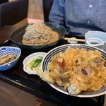 Aizuyamamiyakosoba Tsutsumian - 小天丼とざる（十割）そば　（石臼挽き）