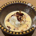 レフ アオキ - デザート 　ウフ・ア・ラ・ネージュ クレームアングレーズ、プラリネ