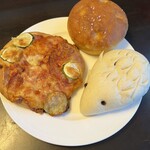 えんツコ堂 製パン - ピザ（ズッキーニ）、フォカッチャ
