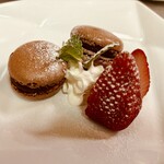 DINING けん吉 - ベルーギー産チョコマカロン