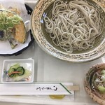 農家のコミセンレストラン 関の里 - 「源流そば(800円)」と「天ぷら(400円)」