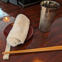 あそび割烹 さん葉か - おしぼりとおひや