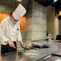 ステーキ パンドラ 匠 - 昼の12:00とは思えない雰囲気