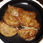 洋食居酒屋 こころ - 手作り焼餃子（500円）