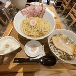 鶏と鮪節 麺屋勝時 - 