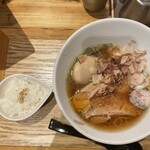 鶏と鮪節 麺屋勝時 - 