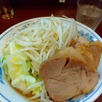 らーめん 陸 - 豚増しラーメン野菜多め　1350円