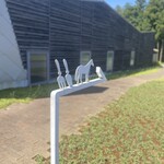 TOKYO CLASSIC CAMP CAFE - ゴルフ場クラブハウス前のサイン。オシャレです。