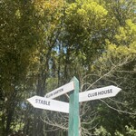 TOKYO CLASSIC CAMP CAFE - 通りからのサイン