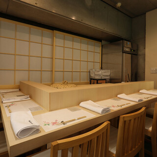 質の高い鮨を比較的カジュアルな価格帯で