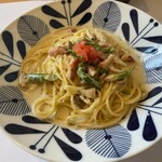 パッシオーネ - アスパラとベーコンのクリームパスタ