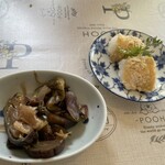 手打そば一ぷく - いっぷく漬(茄子、胡瓜、茗荷、野沢菜、生姜、玉葱、りんご)   薄揚げ巻おにぎり