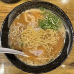 めんめん 守屋 - 平打ち縮れ太麺