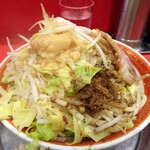 ラーメン タロー 五反田の陣 - 小ラーメン豚入り1,000円（野菜マシ、アブラ、削り節）