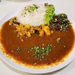 タシモリカレー - オーダーから10分弱で提供、イイ香りが漂う。プレーンカレーは後引かないキレのイイ辛さ。ライスはやや柔めだけど粒感もあり程良い炊き加減で甘さもしっかり。ライスだけでも美味い。