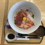 浜辺 - 特製海鮮丼　2,530円