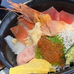 Shinsen Gyouza Ou - 豪華海鮮丼