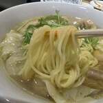 手包ワンタン専門店 港味 - 麺も美味しい