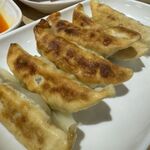 手包ワンタン専門店 港味 - 餃子