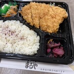 とんかつ　まるや - 特ロースかつ弁当 900円