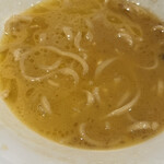 麺屋 丸福 - 卵黄ダレとポルチーニペーストも混ざり合うと絶品のマリアージュ笑笑