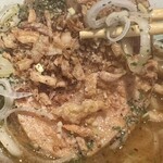 麺屋 丸福 - 炙り鶏チャーシューにフライドオニオントッピング‼️