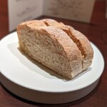 リナシメント - 自家製全粒粉パン