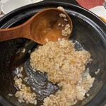 點心坊 - 牛バラ肉の土鍋煮込みの余った餡にご飯投入！