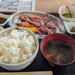 牛すじ家 - 料理写真:みすじ定食