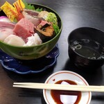 幸寿司 - おまかせ丼とお吸い物