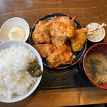 Sumiyaki Buzu - たれ唐揚げ定食900円