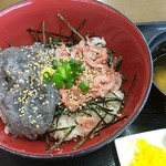 Shirasu No Yahata - 生2色丼　1,300円