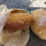 フレッシュネス パン工房 - カレーパンと塩パン