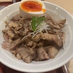 燃えよ麺助 - 炙りチャーシュー丼