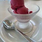 オドーリ・キッチン - デザート　(カシスジェラート)