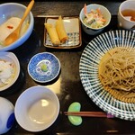 Junteuchi Juuwarisoba Kyoutaku - とうふづくしセット(粗挽き細打ち蕎麦)。