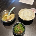 245255356 - 本日のスープ、小鉢、ご飯(大)❗️