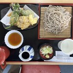 塩の道交流館 歩荷茶屋 - 天ざるそば