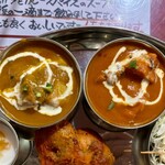 PURNA - 小川町タリー（バターチキン、ミックス野菜カレー） ¥1,150 のバターチキン、ミックス野菜カレー