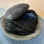 noma - Blue mussel and golden beets
