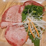 焼肉ふるさと - タン刺し
