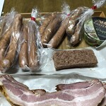 ノイ・エッセン - 真ん中のがコンビーフ