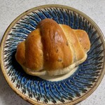Truffle BAKERY - 海塩バターの塩パン 298円