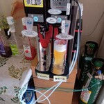 料亭雲静庵 - 生ビールを注ぐ