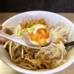 ロッキー - ・汁なし 200g 930円/税込
・味玉 120円/税込