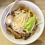 ロッキー - ・汁なし 200g 930円/税込
・味玉 120円/税込