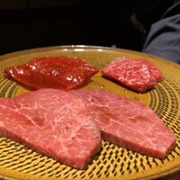 士士 - 手前がシャトーブリアン。右奥がカイノミ。左奥はカタサンカク。