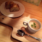 Wine Bar Ke Qoo - ツナとクリームチーズのムース ５２５円。