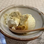 Tsubameya - 黒蜜きな粉アイス