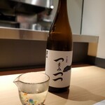 Sushi Akademi Itsuki - 男山 すし専科 つまみつつ 特別純米酒 (北海道旭川市、男山株式会社)